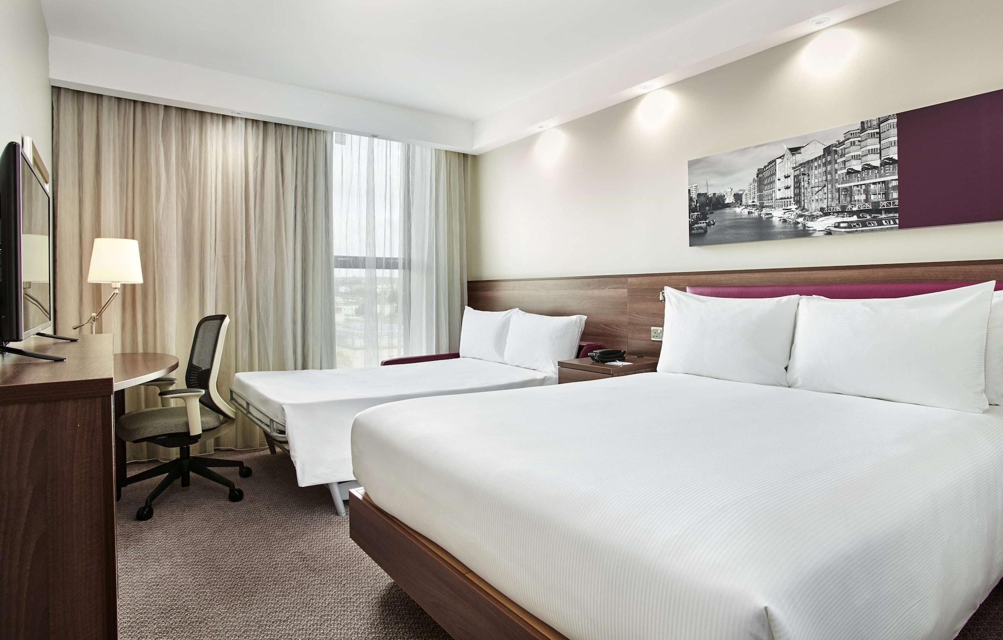 Hampton By Hilton Bristol City Centre Exterior foto